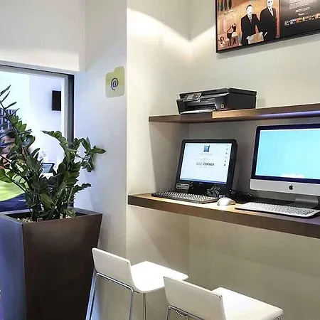 莱里达宜必思快捷酒店 2*