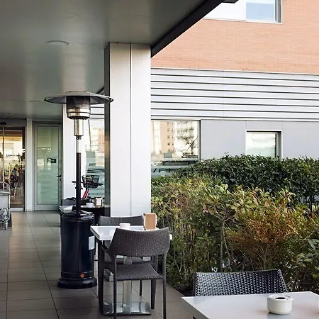 莱里达宜必思快捷酒店 2*